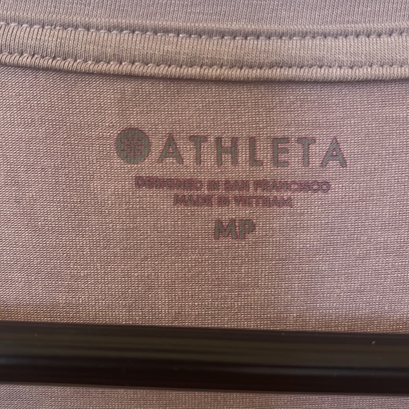 Athleta relaxed fit T-shirt - Picture 2 of 3